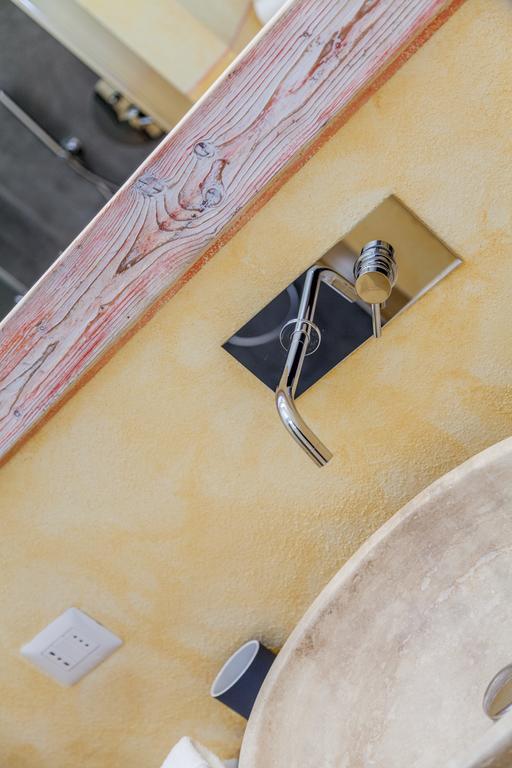 Palazzo Beddoro Apartment San Pantaleo Bagian luar foto