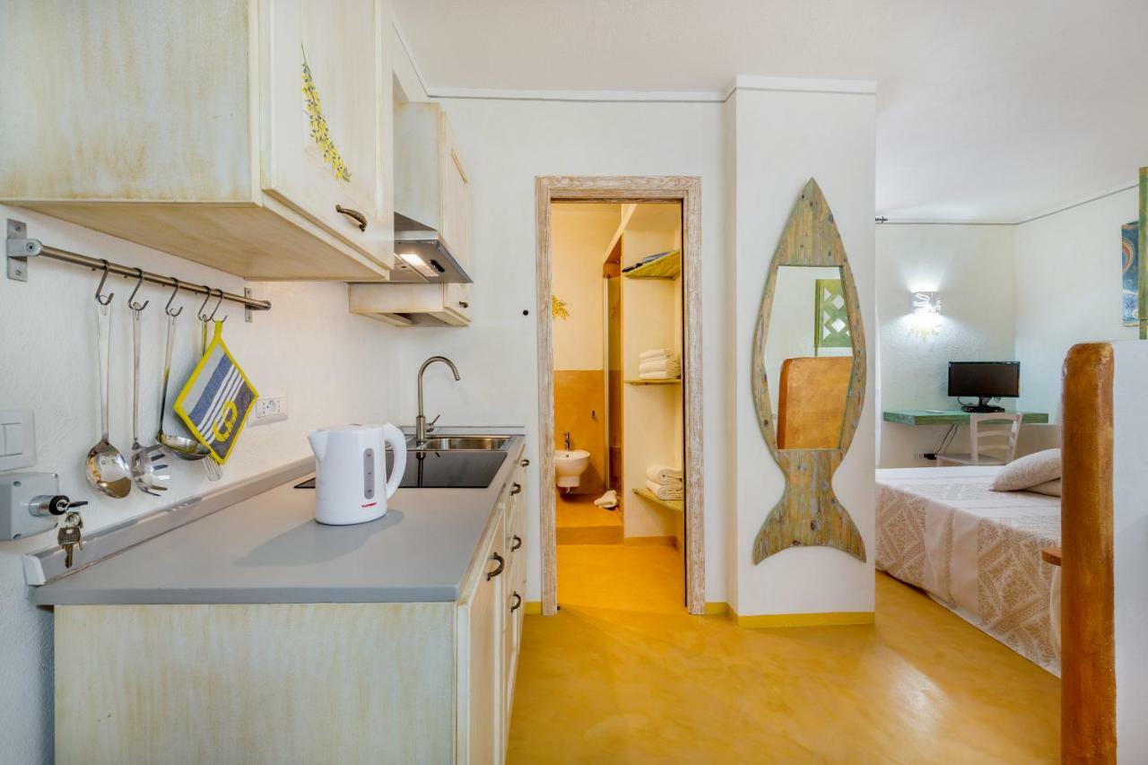 Palazzo Beddoro Apartment San Pantaleo Bagian luar foto